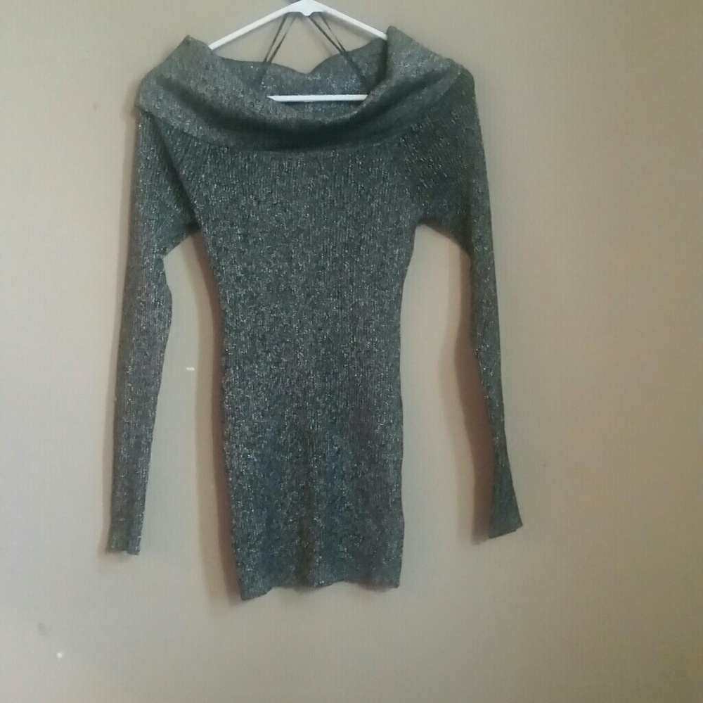 Beautiful sweater/long sleeve